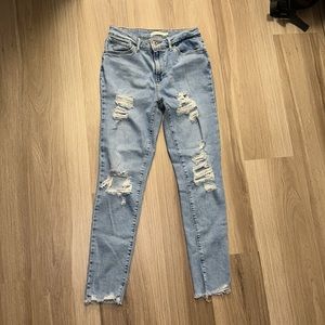 Levi’s 721 High Rise Skinny Jeans Size 28 Medium Wash Denim Distressed- like new